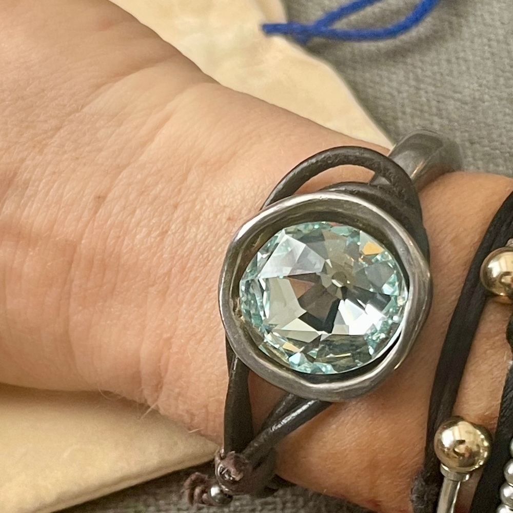 Une de 50 Leather and Sterling Silver Crystal Bracelet